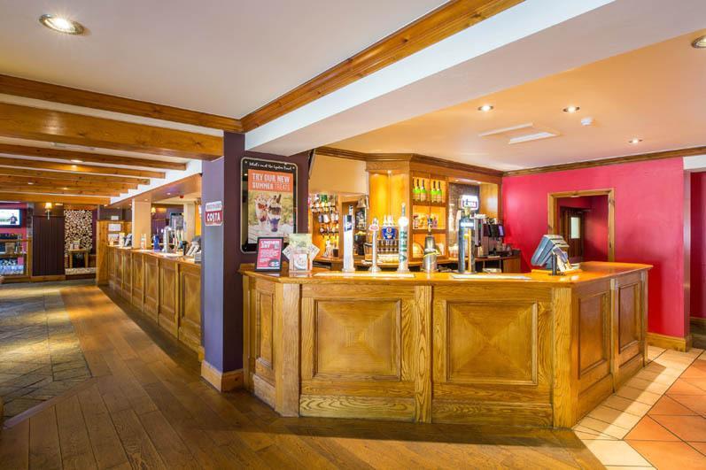 Premier Inn Bournemouth East ภายนอก รูปภาพ