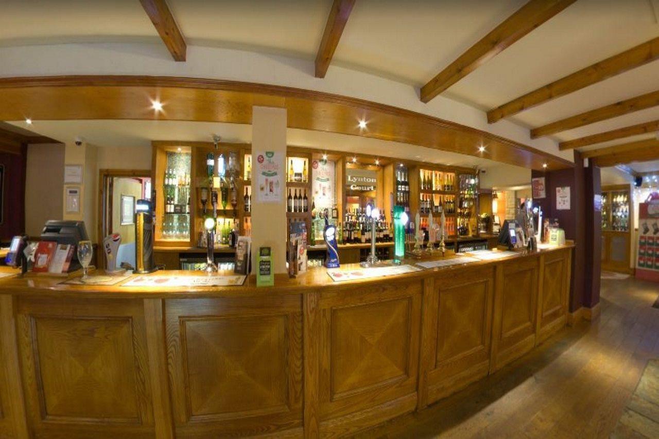 Premier Inn Bournemouth East ภายนอก รูปภาพ