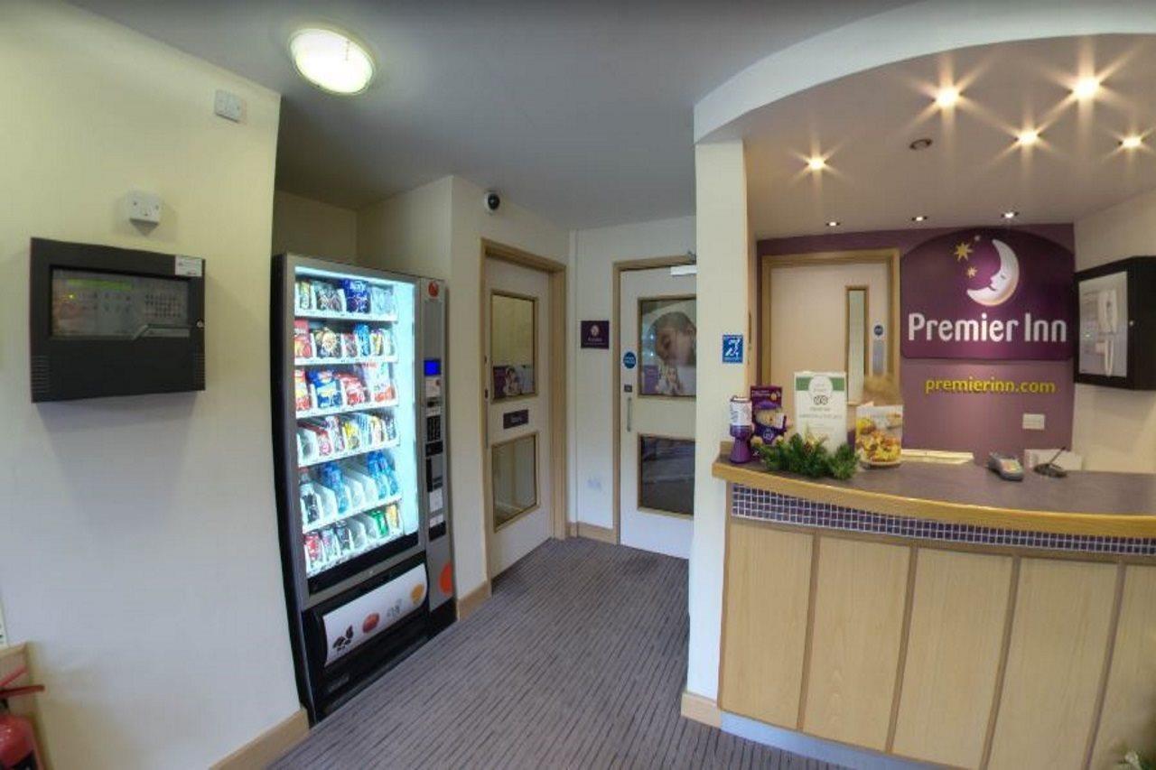 Premier Inn Bournemouth East ภายนอก รูปภาพ