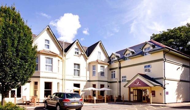 Premier Inn Bournemouth East ภายนอก รูปภาพ